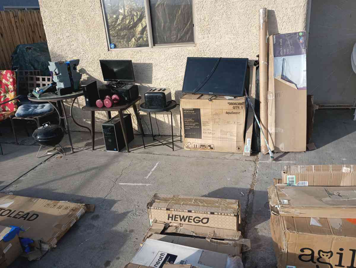 buy one item get one free Amazon pallet sale - Las Vegas, Nevada - FleaMarketBay