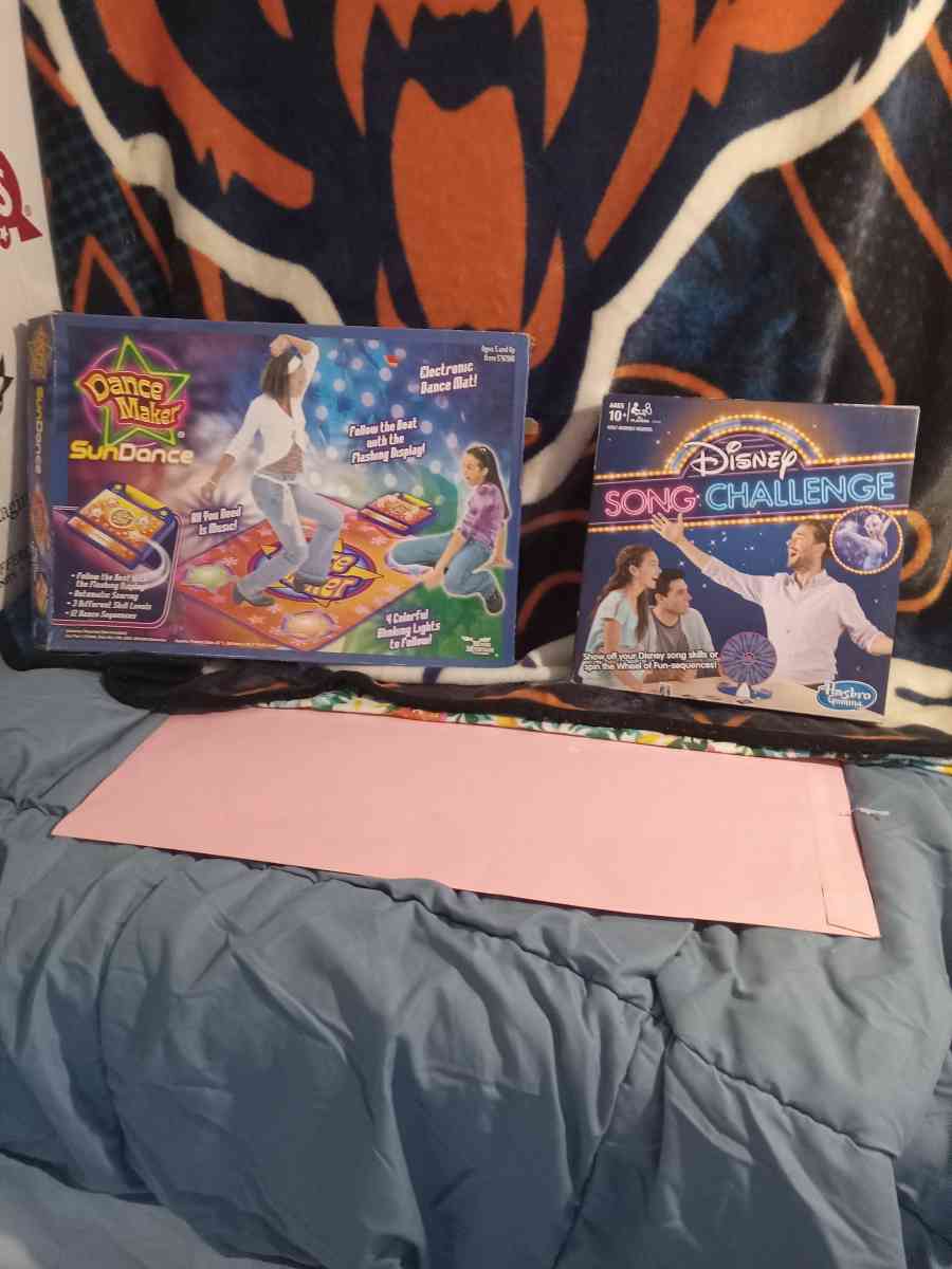 board games - Arcola, Illinois - FleaMarketBay