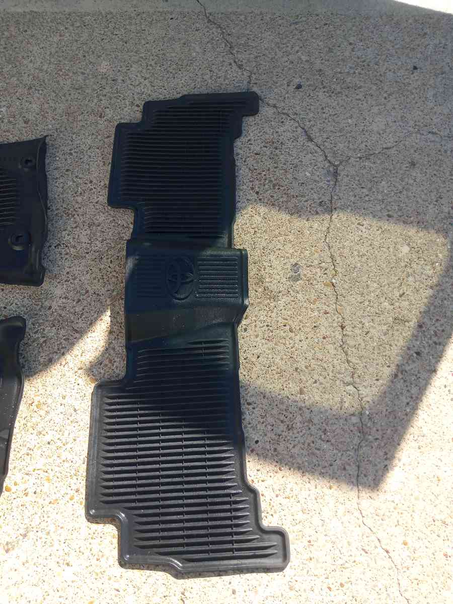 ALL WATER FLOOR MATS 4RUNNER - Arlington, Texas