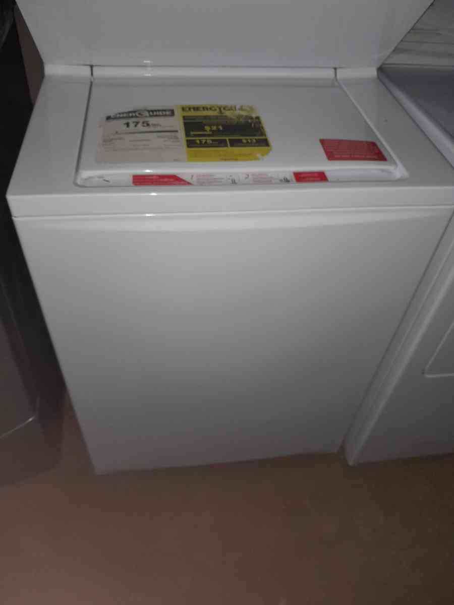 STACK UNIT WASHER DRYER ELECTRIC GAS MODEL FRIGIDAIRE 2022 - Alpine, Arizona - FleaMarketBay