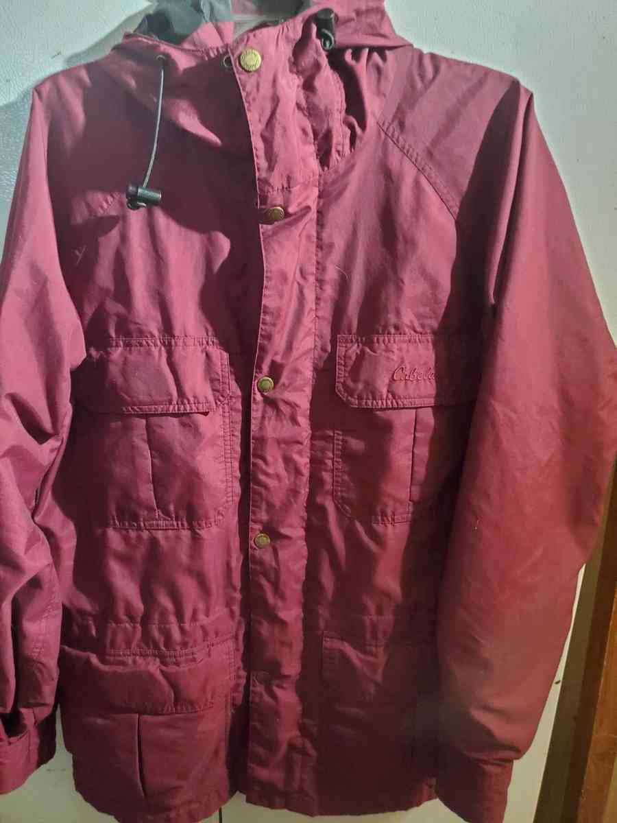 Cabelas size medium tall maroon Jacket full zipper - Altoona, Alabama - FleaMarketBay