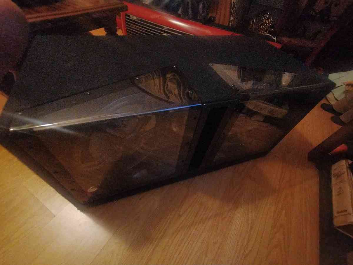 2 12 2400watt in a glow bandpass box - Berea, Kentucky - FleaMarketBay