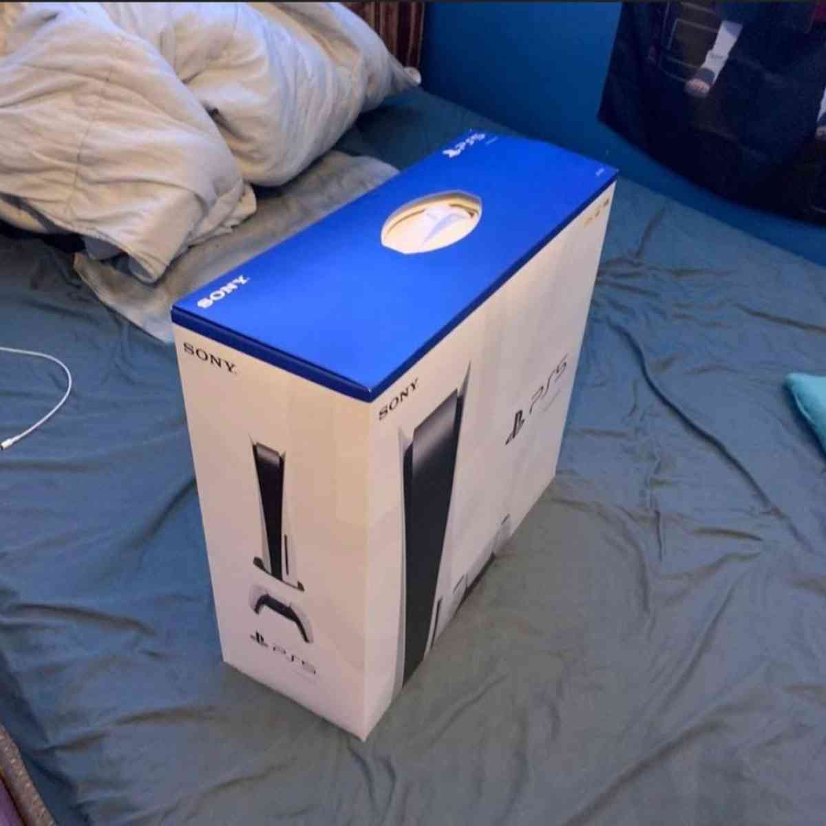 Ps5 standard edition purple controller - Altamonte Springs, Florida - FleaMarketBay