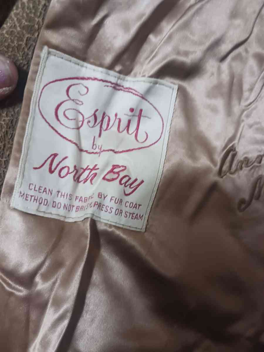 vintage fake fur coat - Glenallen, Missouri - FleaMarketBay