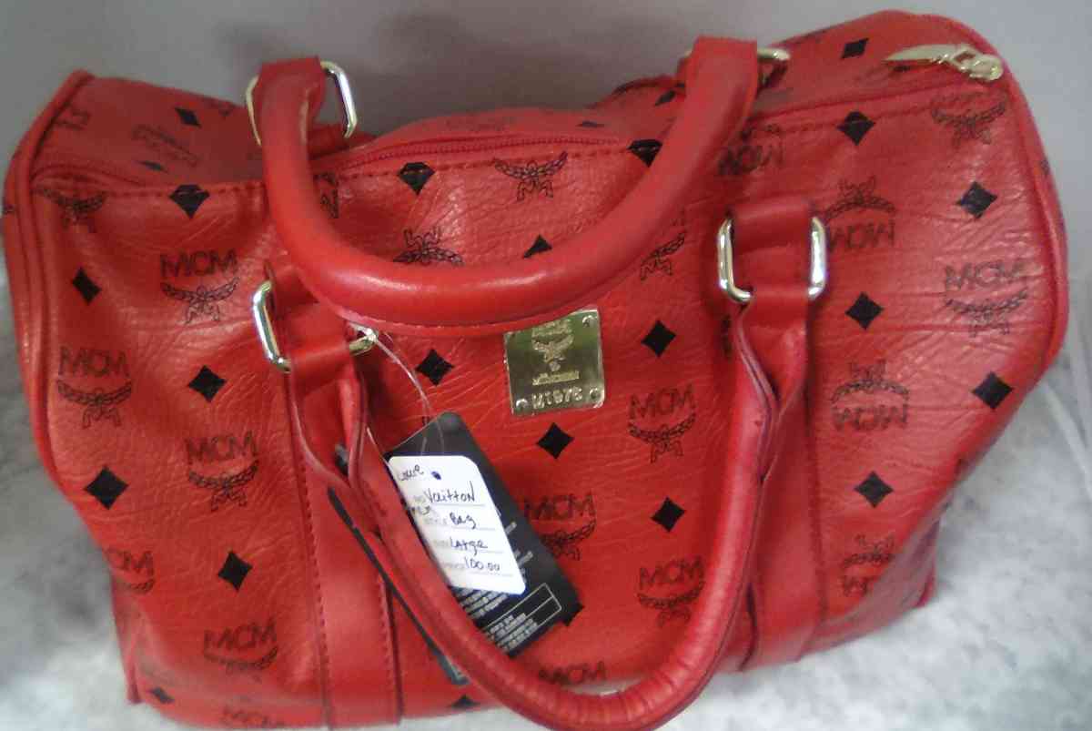 Women Name Brand Purses - Radcliff, Kentucky - FleaMarketBay