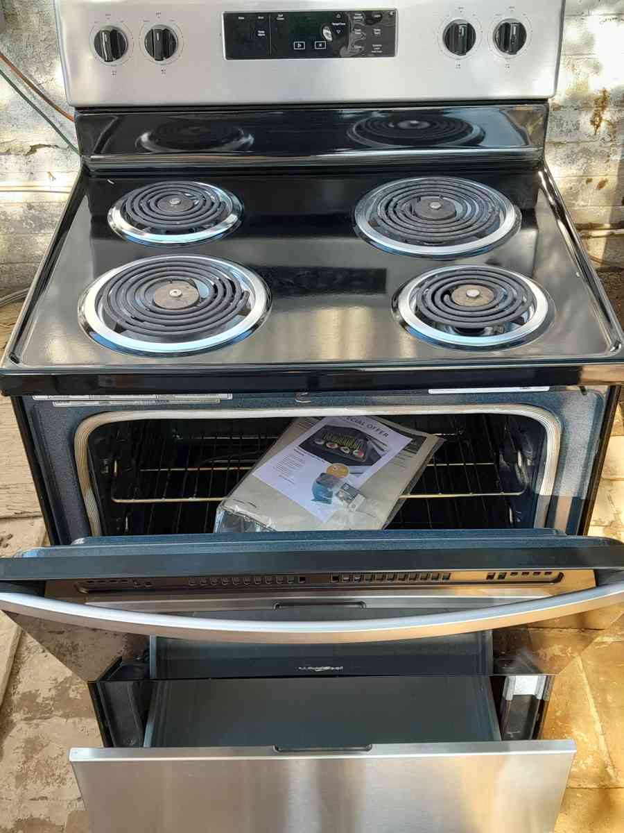 ELECTRIC WHIRLPOOL STOVE STENLESS STILL WITH BLACK EXCELLENT - Alpine, Arizona - FleaMarketBay