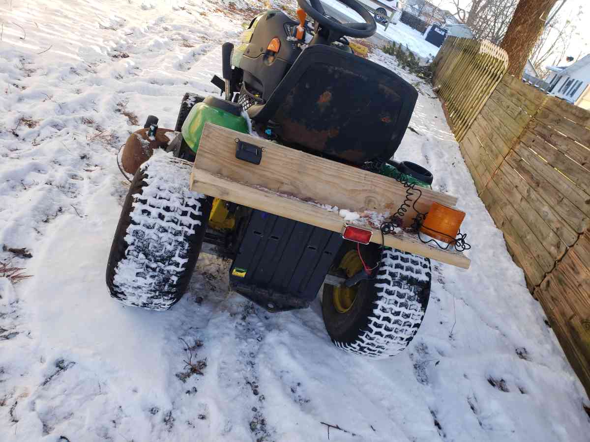 2010 John Deere lawn mower - Cynthiana, Kentucky - FleaMarketBay