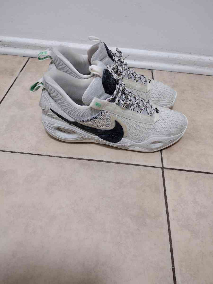 Nike Cosmic Unity Size 12 Mens - Hawthorne, California - FleaMarketBay