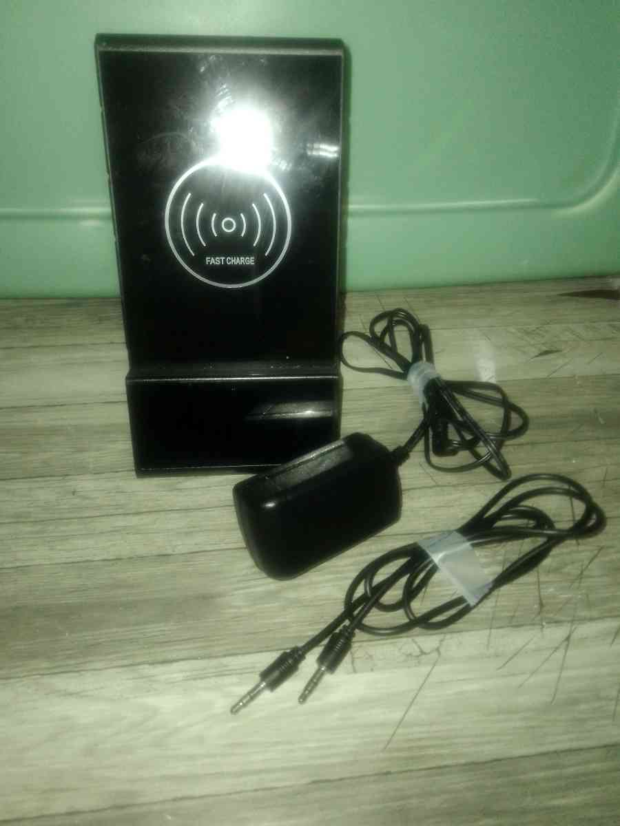 Bluetooth 50 Speaker Alarm Clock Mobile Phone Stand Wireless - Los Angeles, California