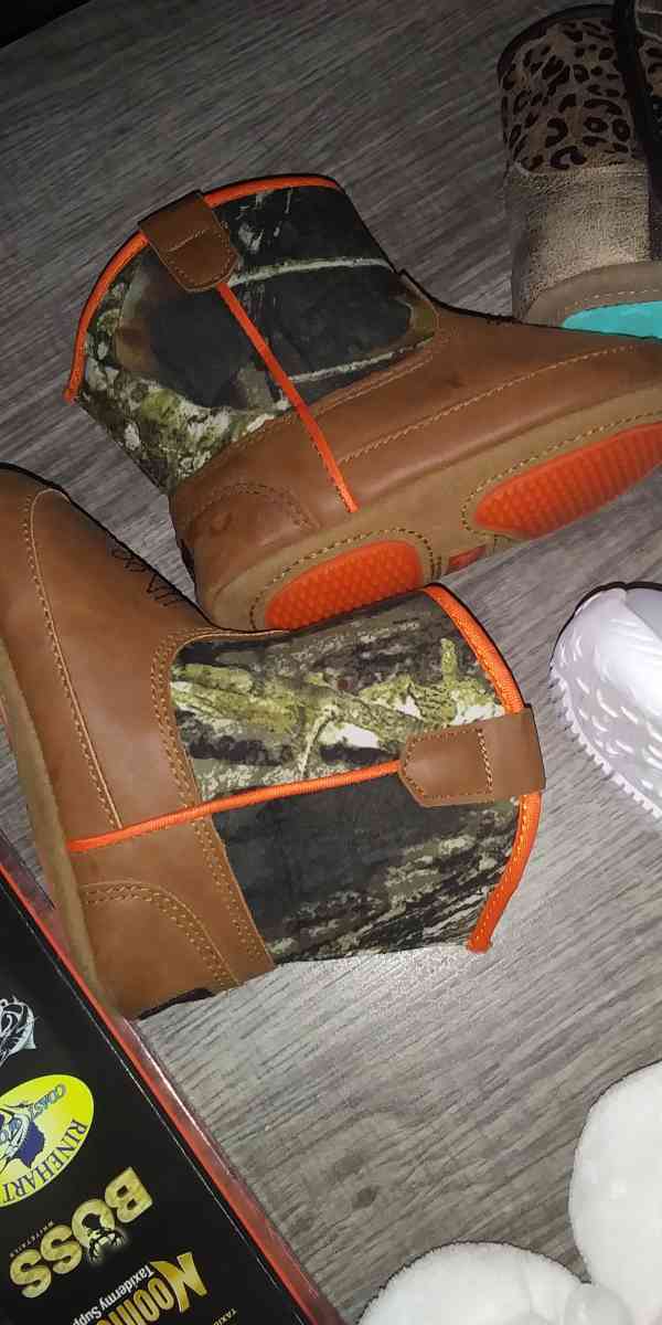 baby Boots and shoes 10 each - Dalton, Georgia - FleaMarketBay