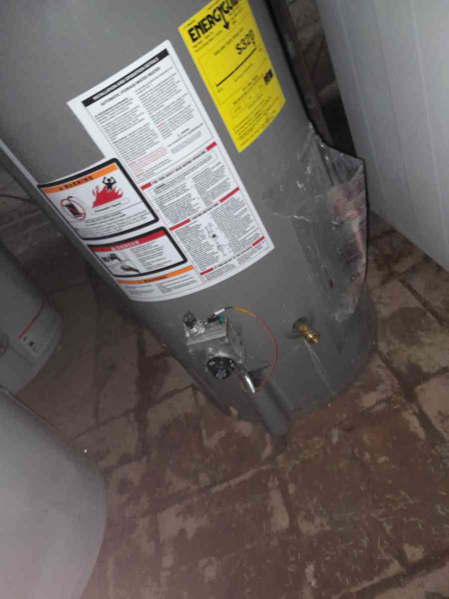 WATER HEATERS ELECTRIC PROPANE GAS DIFFERENT PRICE NEW USED - Alpine, Arizona - FleaMarketBay