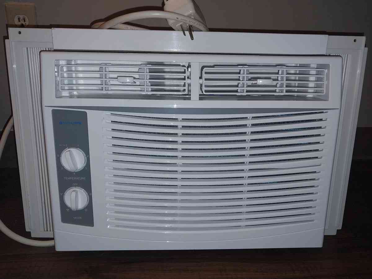 window air conditioner unit - Independence, Missouri