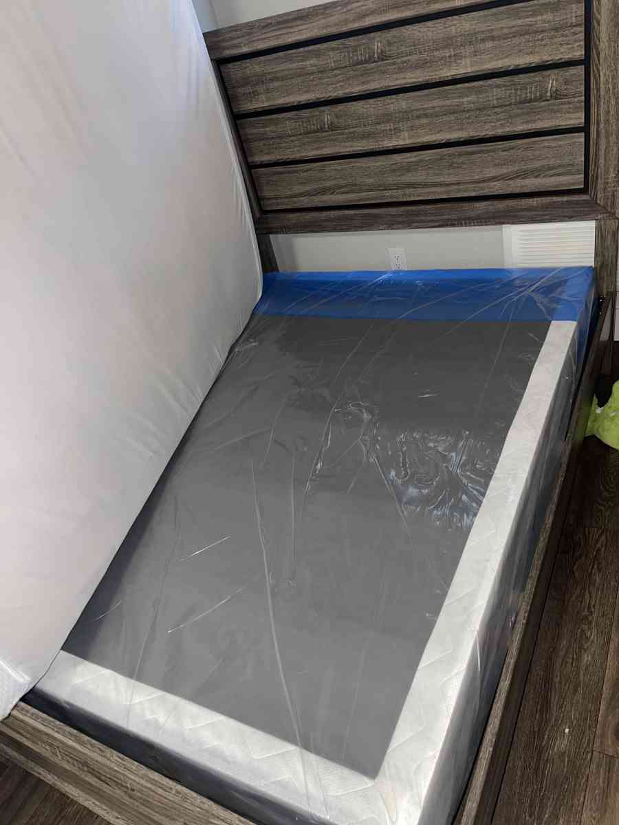 bed set - Chula Vista, California - FleaMarketBay