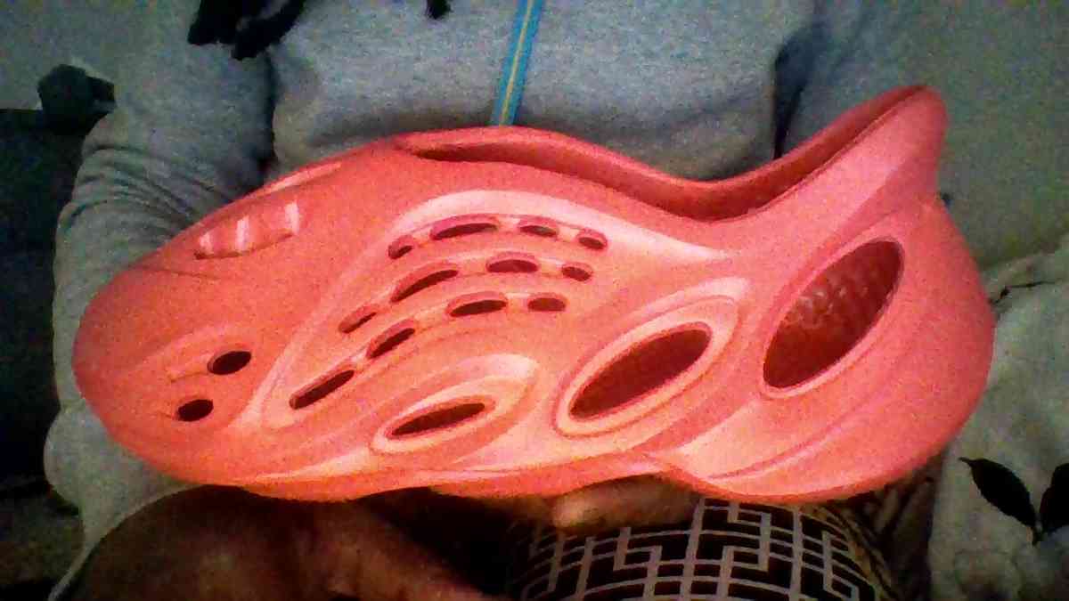 RED YEEZYS - Waldorf, Maryland