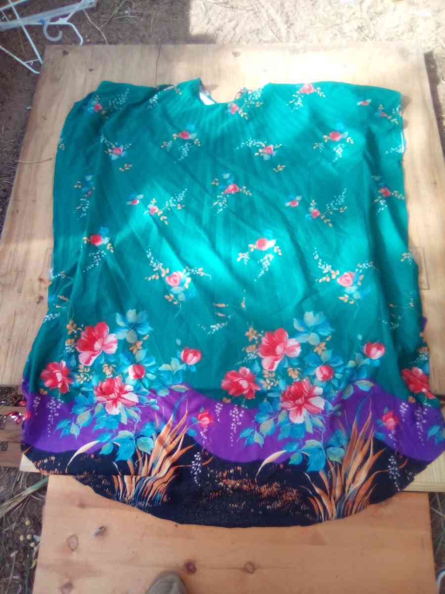 womens  loose fit dress - Twentynine Palms, California - FleaMarketBay