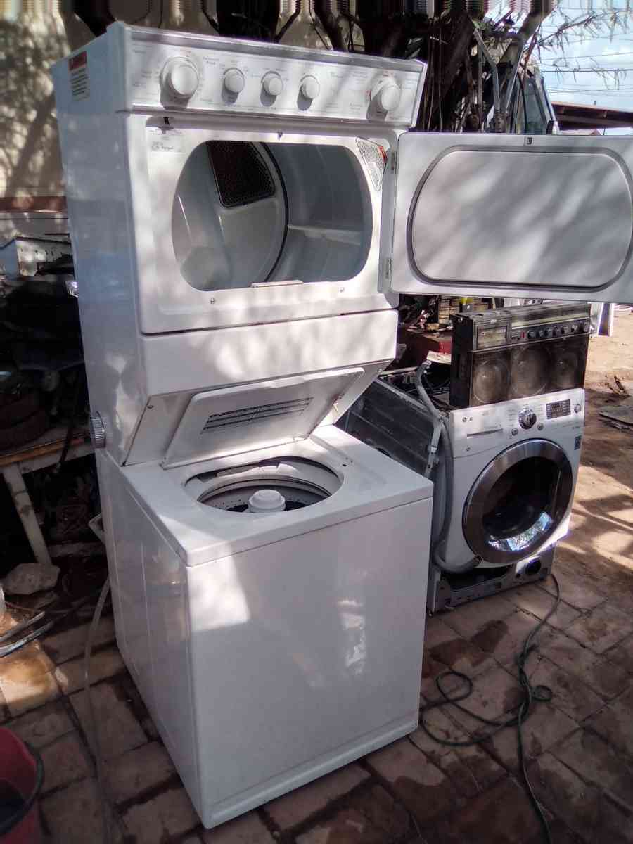 STACK UNIT FULL SIZE KENMORE WASHER AND DRYER WHITE ON WHITE - Avondale, Arizona - FleaMarketBay