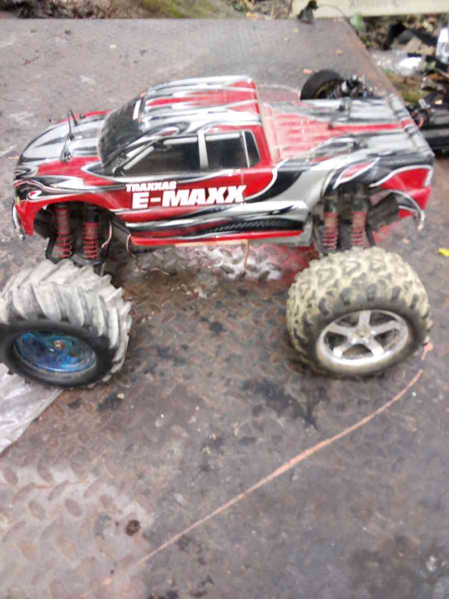 Traxxas E Maxx - Umatilla, Florida - FleaMarketBay