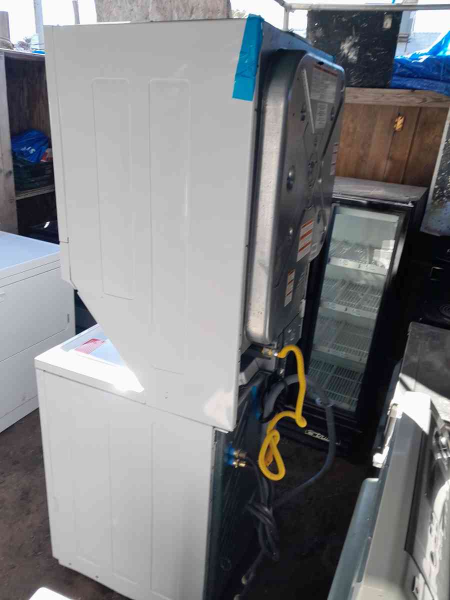 STACK UNIT WASHER DRYER ELECTRIC GAS MODEL FRIGIDAIRE 2022 - Alpine, Arizona - FleaMarketBay