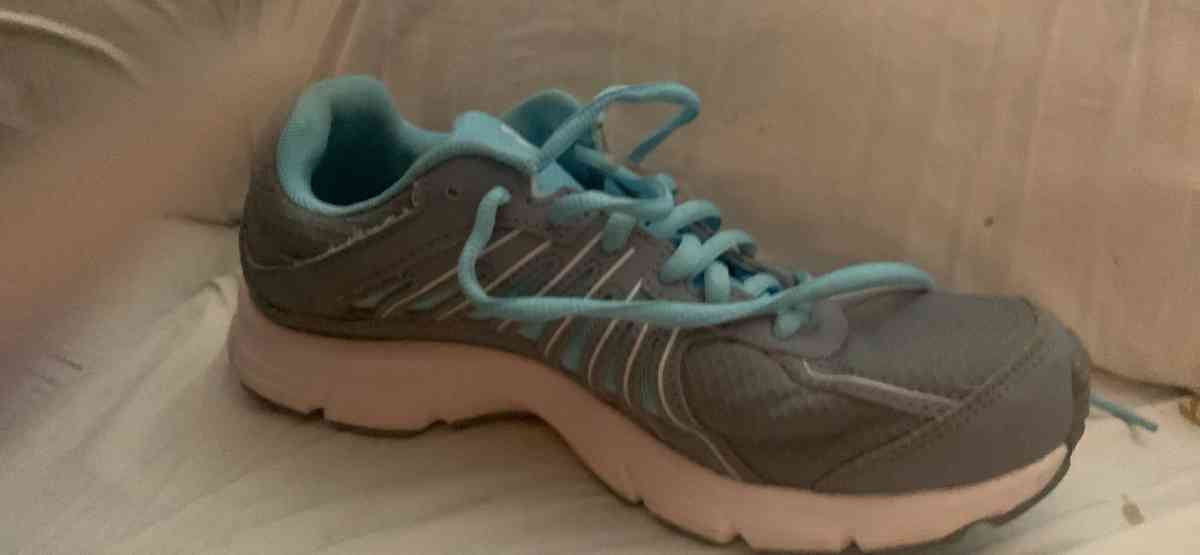 under armor shoes - Spring Hill, Florida - FleaMarketBay