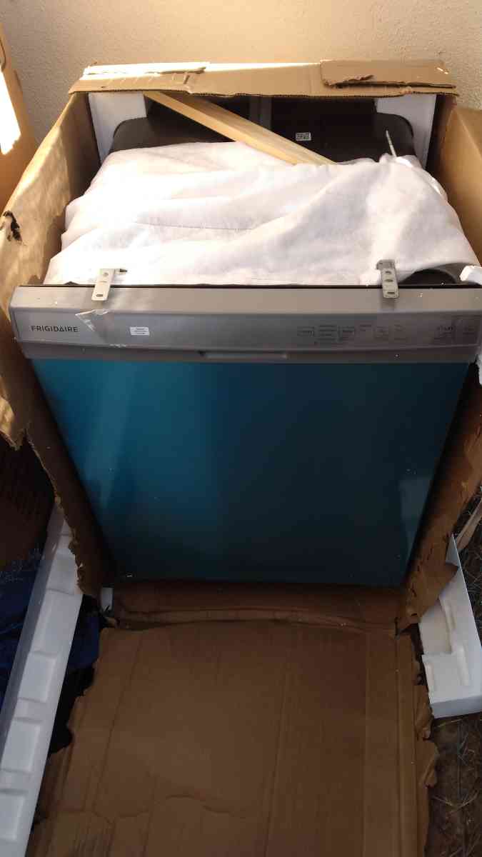 Frigidaire electric range stove and Dishwasher - Las Vegas, Nevada - FleaMarketBay