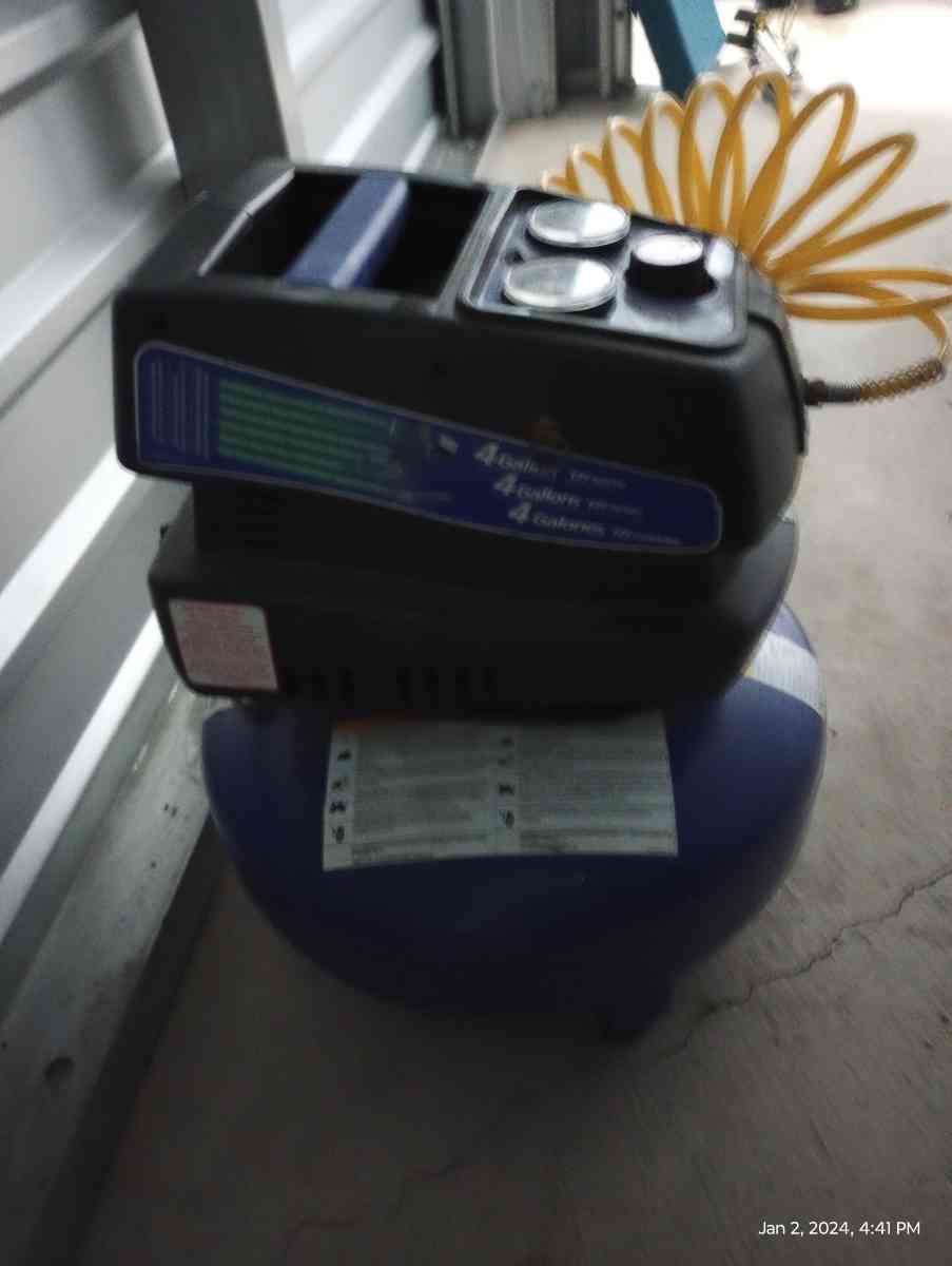 Campbell Hausfeld 4 Gallon Pancake Air Compressor - Portland, Oregon - FleaMarketBay