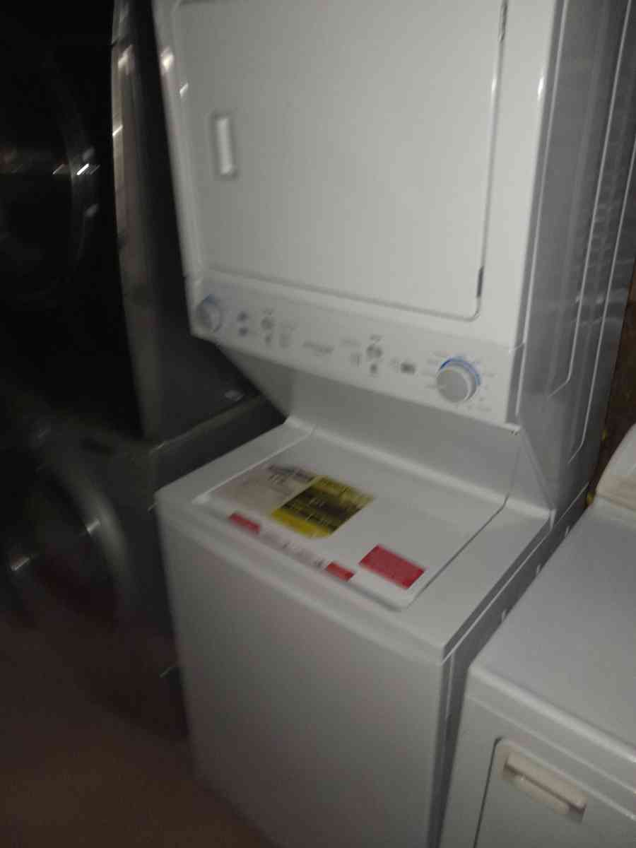 STACK UNIT WASHER DRYER ELECTRIC GAS MODEL FRIGIDAIRE 2022 - Alpine, Arizona - FleaMarketBay