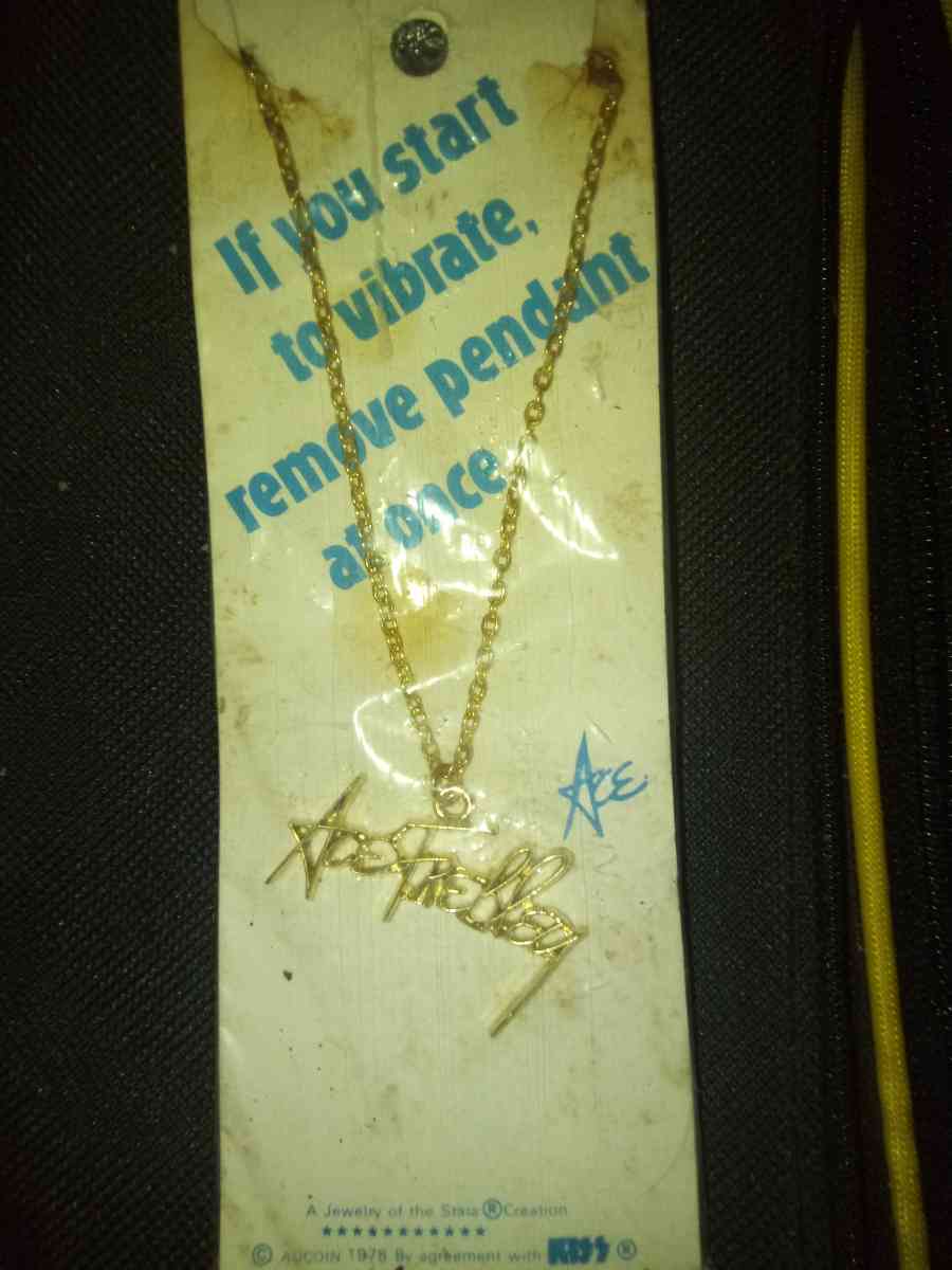 VINTAGE KISS ACE FREHLEY 50TH ANNIVERSARY SIGNATURE NECKLACE - Aberdeen, Washington - FleaMarketBay