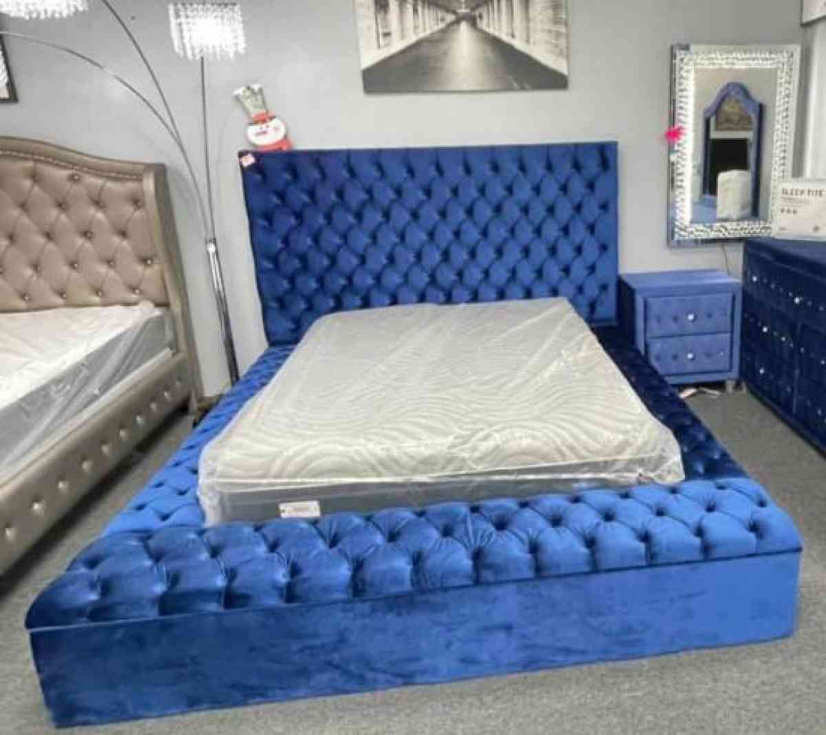 Blue Velvet Queen Storage Platform Bed Frame Cama - Houston, Texas