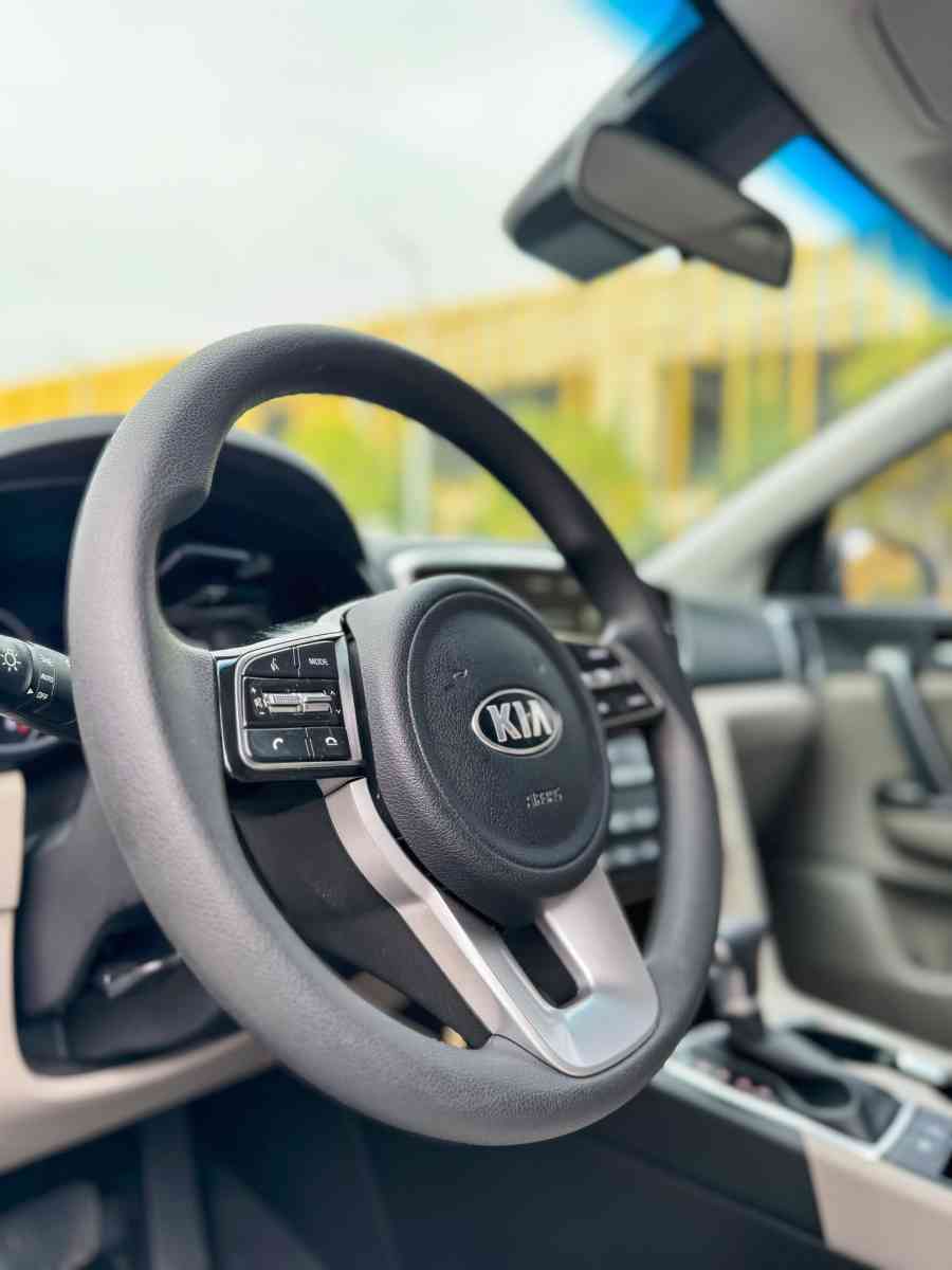 2020 KIA SPORTAGE  19200 millas  1800 down pay - Miami, Florida - FleaMarketBay