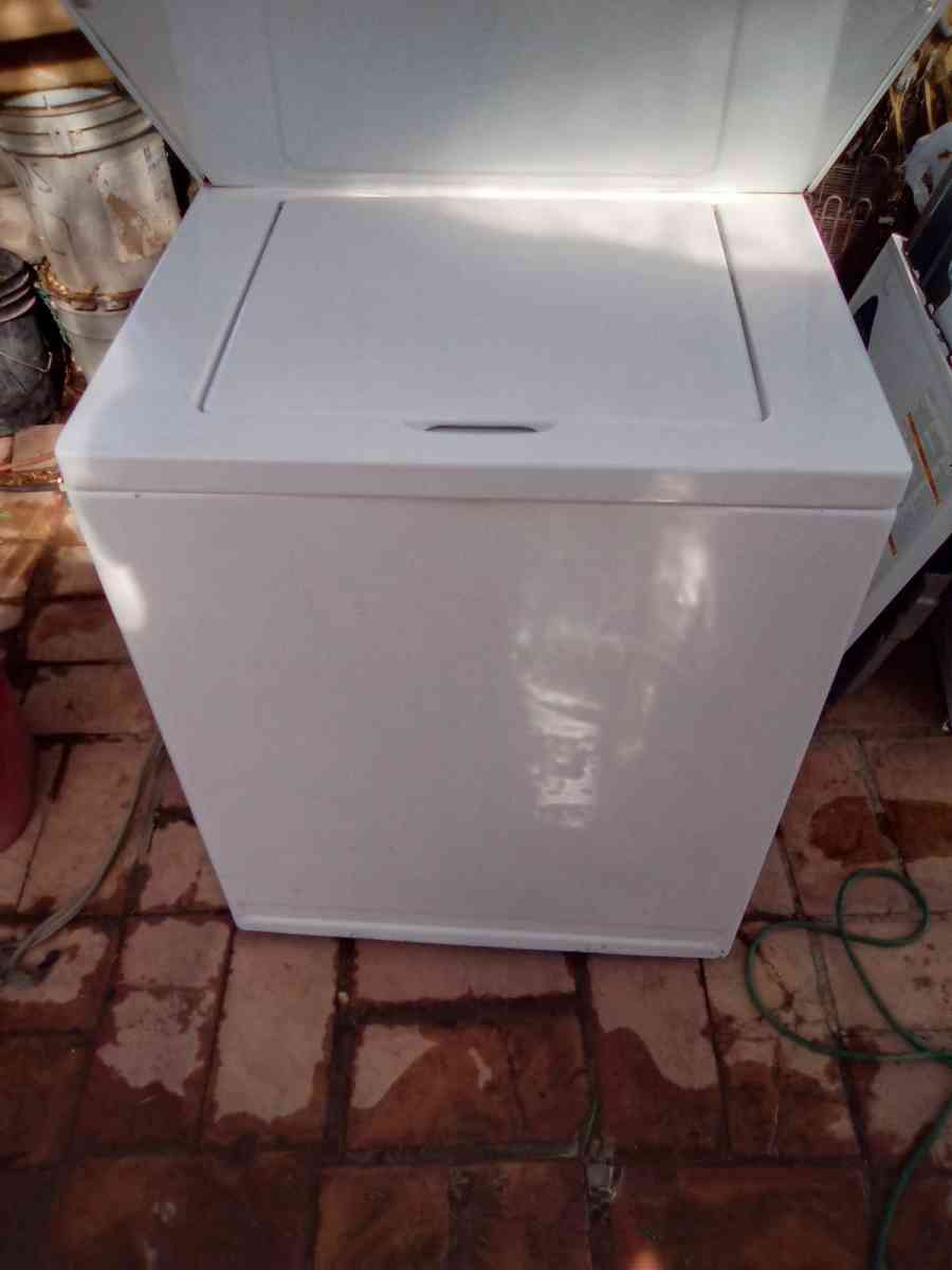 STACK UNIT FULL SIZE KENMORE WASHER AND DRYER WHITE ON WHITE - Avondale, Arizona - FleaMarketBay