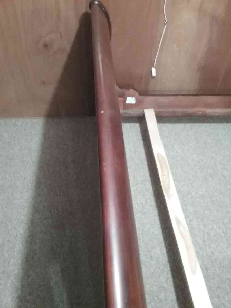 queen size bed frame - Kansas City, Missouri - FleaMarketBay