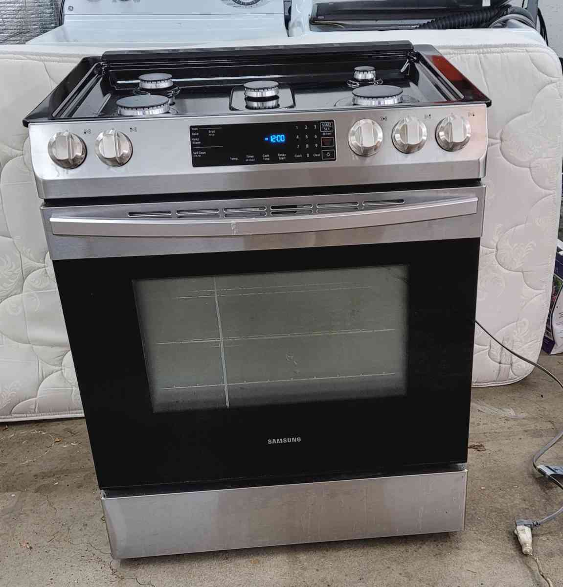samsung gas stove - Salem, Oregon - FleaMarketBay