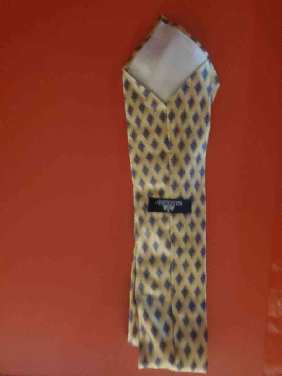 Stafford tie gold silver and blue design 54 inches long wide - Altoona, Alabama - FleaMarketBay