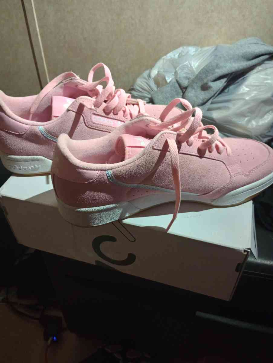 ADIDAS SNEAKERS - Spring Hill, Florida - FleaMarketBay