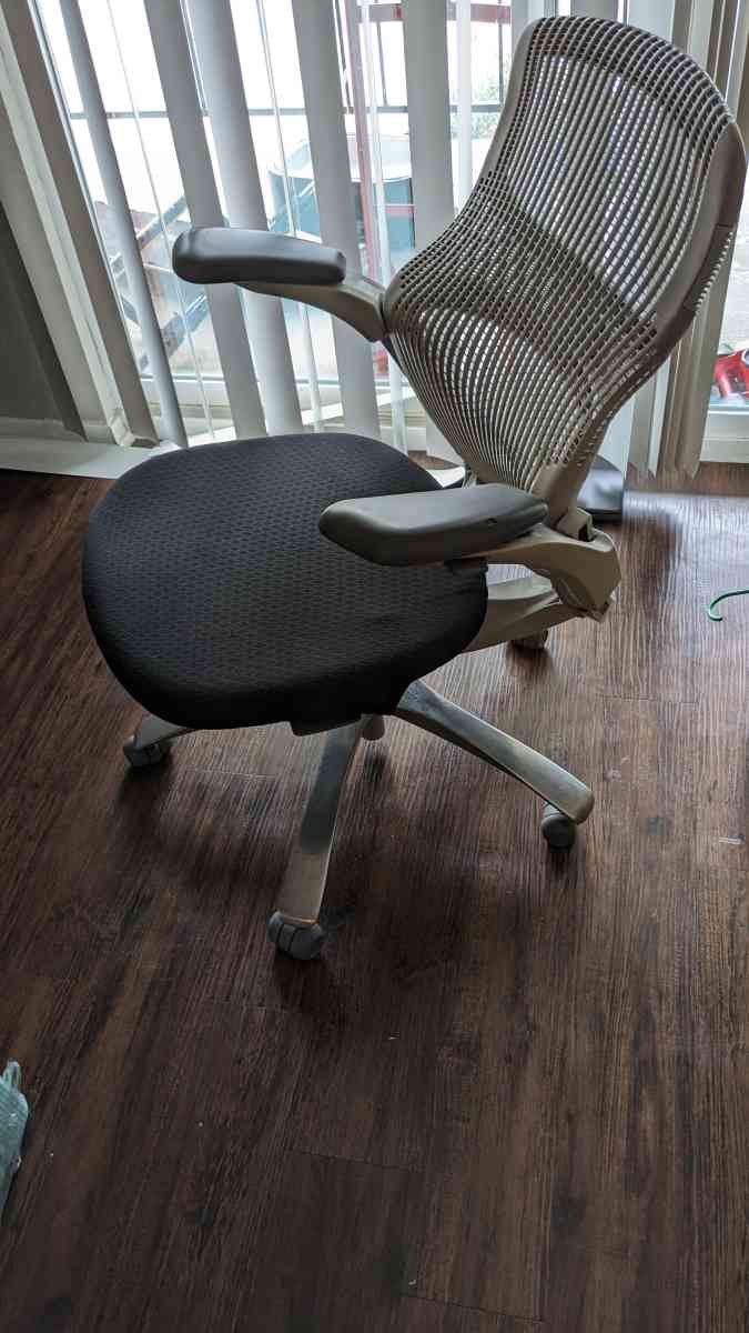 Computer Chair - Montgomery, Texas - FleaMarketBay