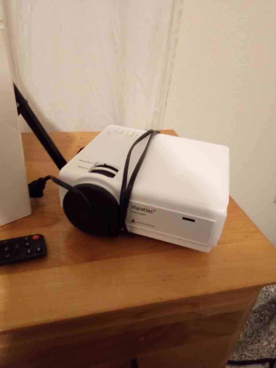 portable video projector - Portland, Oregon - FleaMarketBay