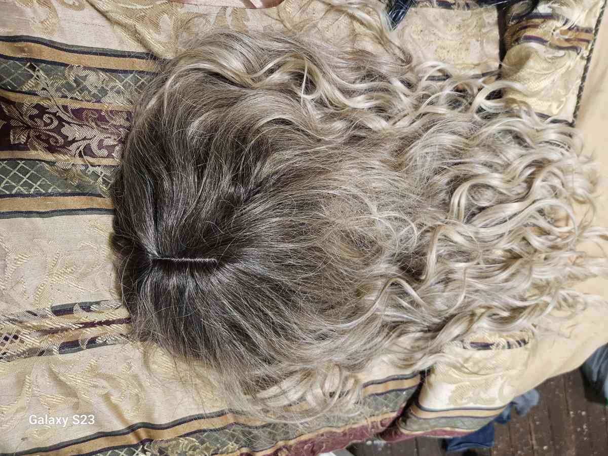 womans wigs - Jefferson, Ohio - FleaMarketBay