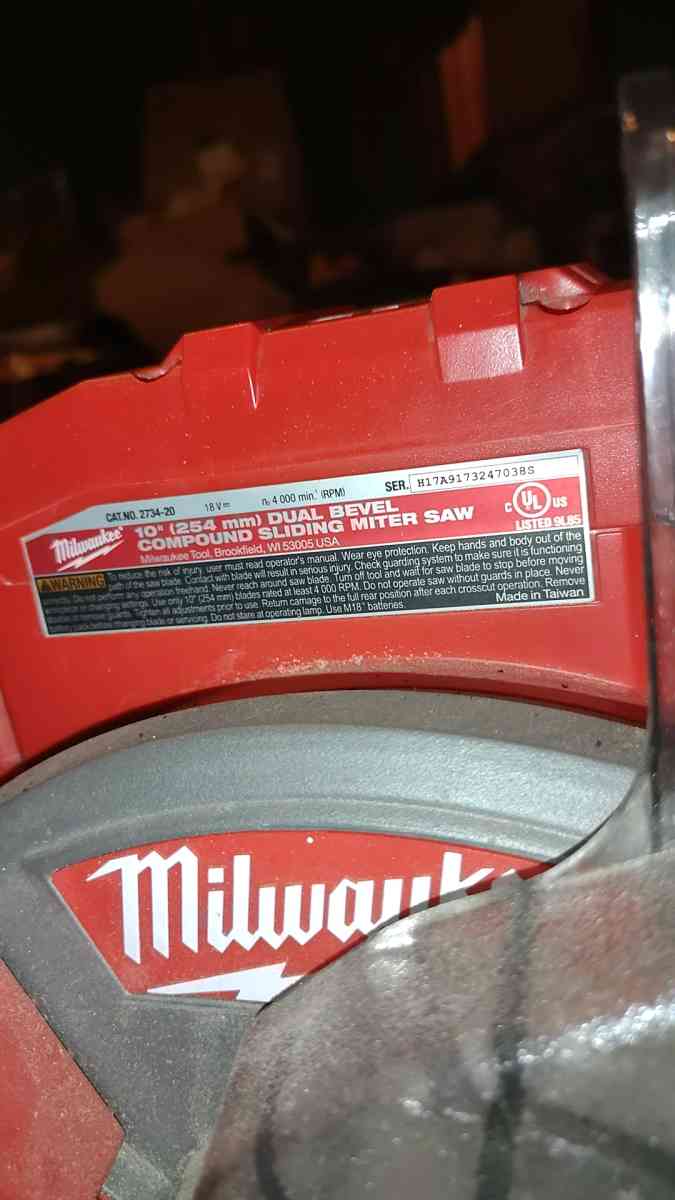 Milwaukee Fuel 10 in Dual Bevel Compound Sliding Miter Saw - Bethel, Ohio - FleaMarketBay
