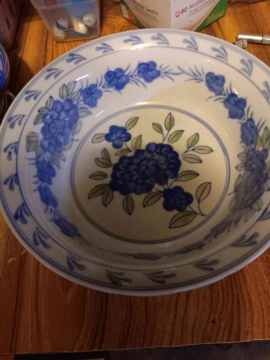 pitcher and bowl made in China - Auburn, Georgia - FleaMarketBay