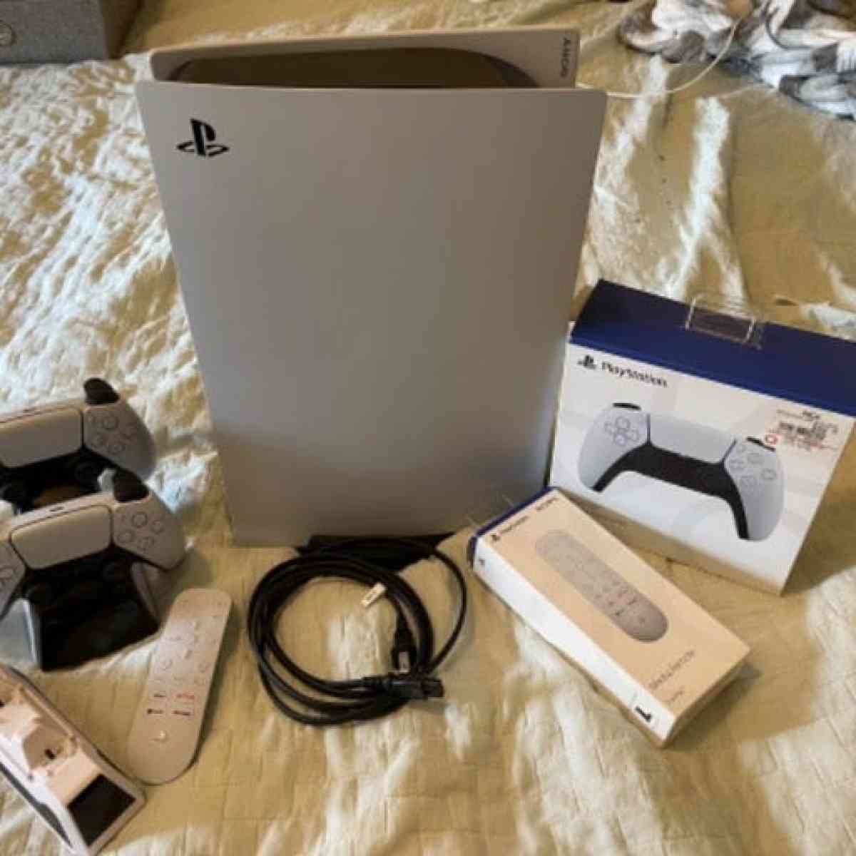 PlayStation 5 Bundle - Adamsville, Ohio - FleaMarketBay