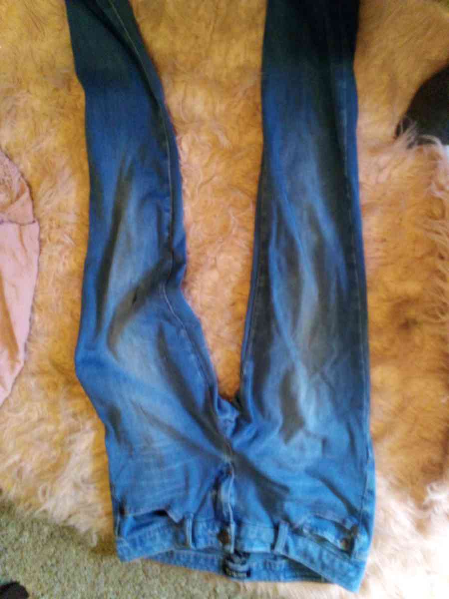 clothes - Chattanooga, Tennessee - FleaMarketBay