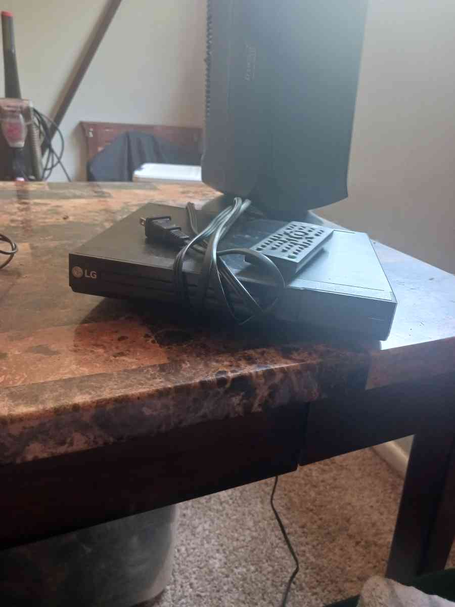 LG DVD player perfect condition from WalMart - Pasadena, Texas