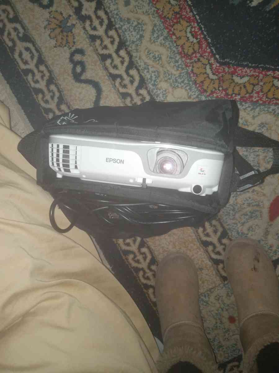 Epson home cinema 3LCD 1080p projector - Cumberland, North Carolina