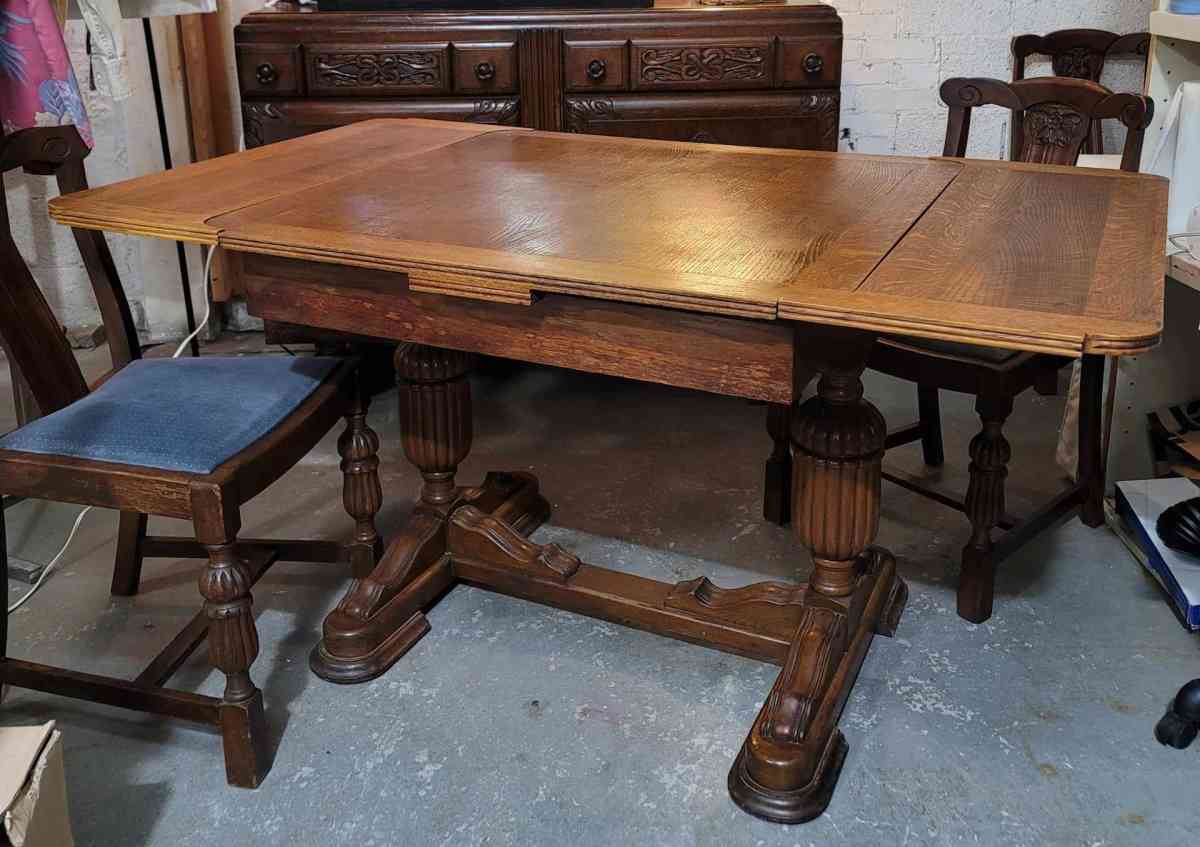 1930s solid  oak table and chairs - Alicia, Arkansas - FleaMarketBay