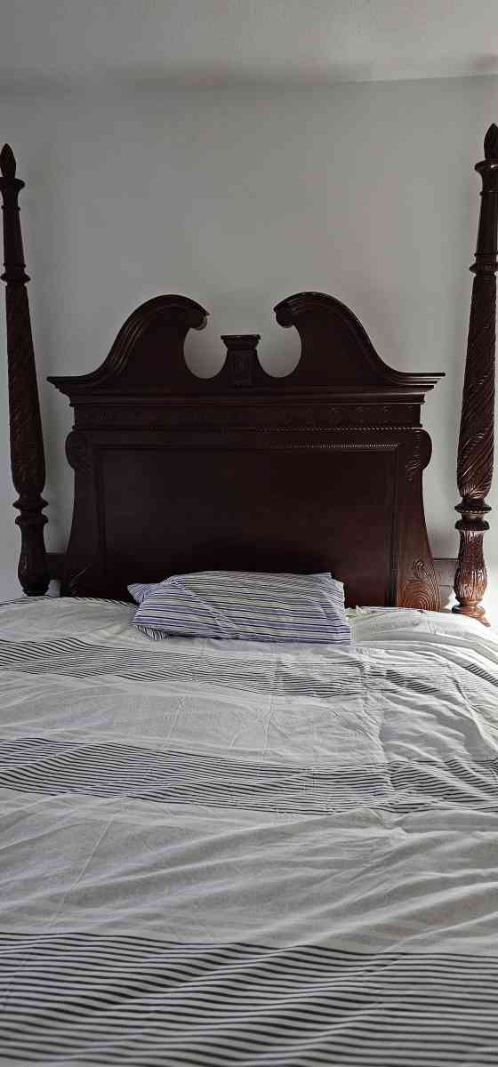 cama size Qeenn - Newark, New Jersey