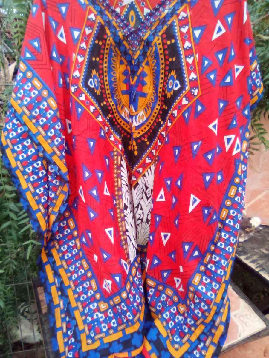 beautiful loose fitting summer dress knee length - Twentynine Palms, California - FleaMarketBay