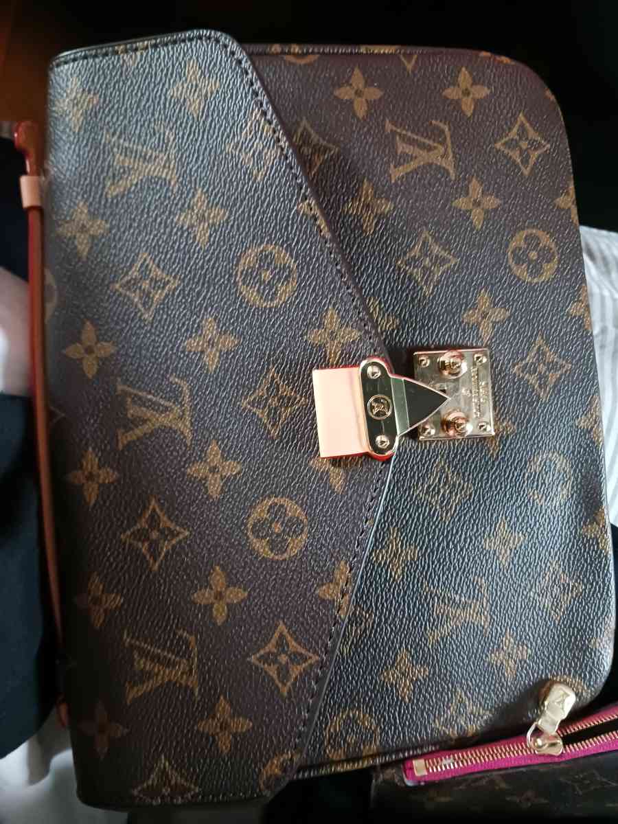 LV purse - Kansas City, Missouri - FleaMarketBay