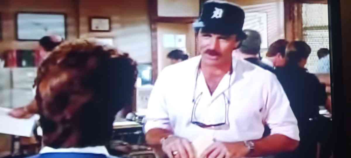 Samsung 52 inch flat screen tv with remote control and there - Joshua, Texas - FleaMarketBay