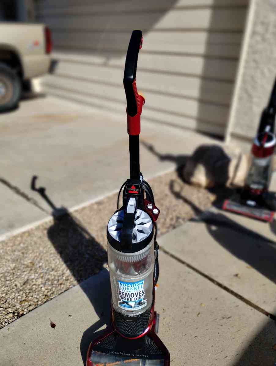 Bissell Bagless Vacuum Cleaners prices in description - Peoria, Arizona - FleaMarketBay