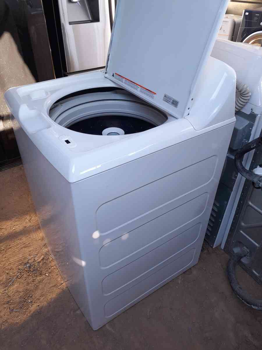 WASHER GENERAL ELECTRIC WHITE ON WHITE JUST LIKE BRAND NEW - Alpine, Arizona